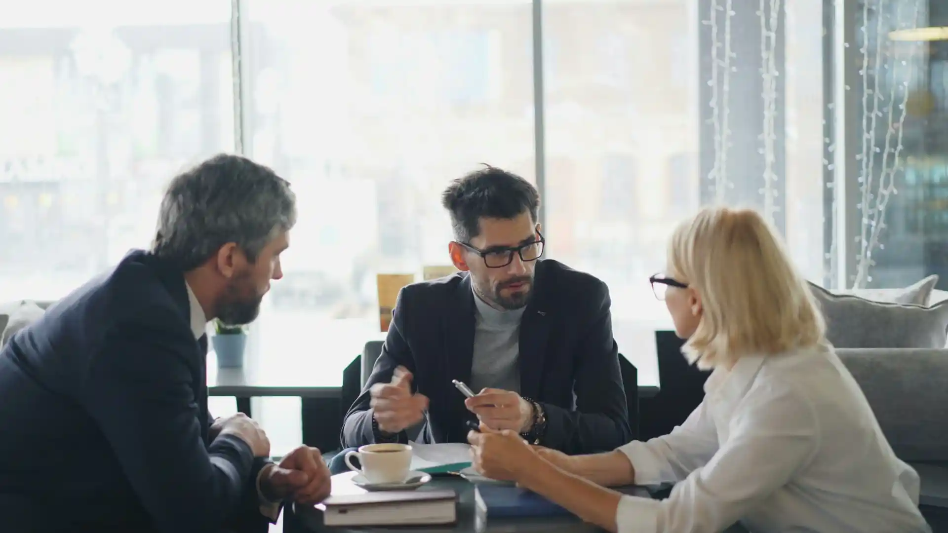 Discover how hybrid leadership is reshaping the workplace in 2025. Learn strategies for managing remote and in-office teams, improving collaboration, and driving productivity.
